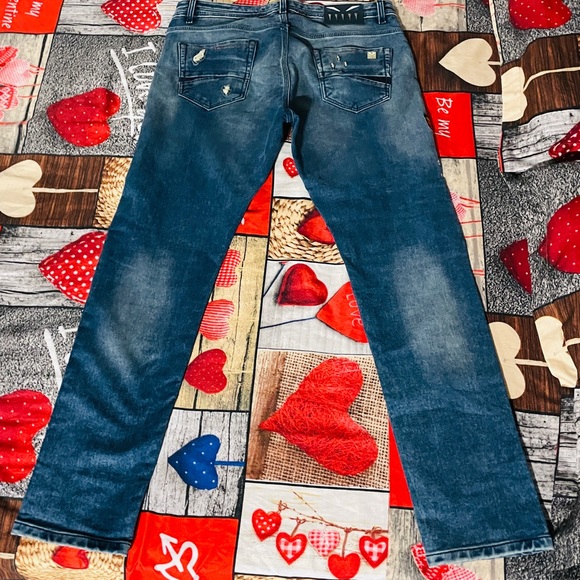 Trendy Jean pant Denim ( 36 inch waist) - Picture 2 of 3